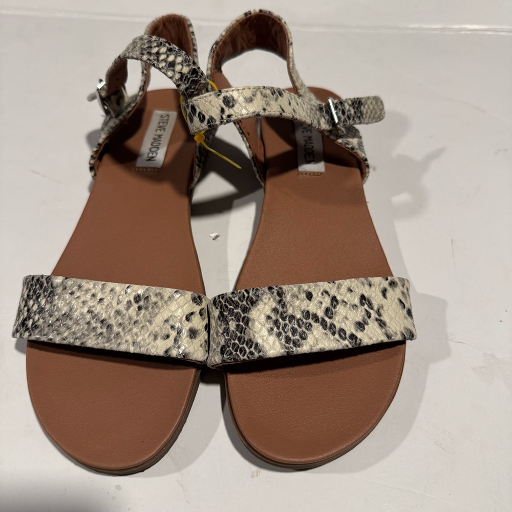 Steve Madden Black and Cream Leather Sandals with Snakeskin Print Size 7.5